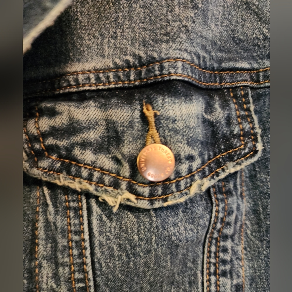 Universal Threads Distressed By Design Denim Jack… - image 2